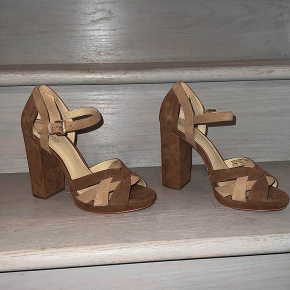 Michael Kors Annaliese Platforms size 6 - Picture 3 of 6